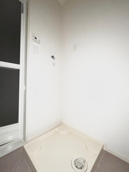 物件内観写真14　(洗濯機置場)