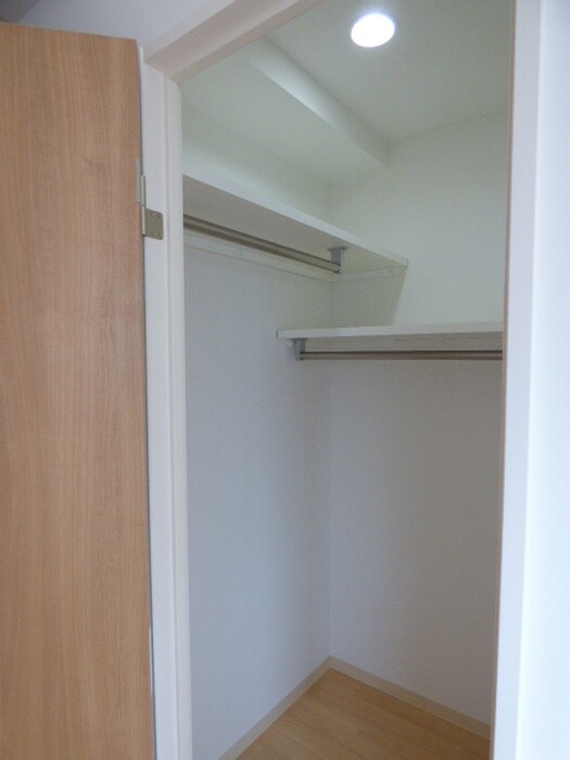 物件内観写真12　(収納)