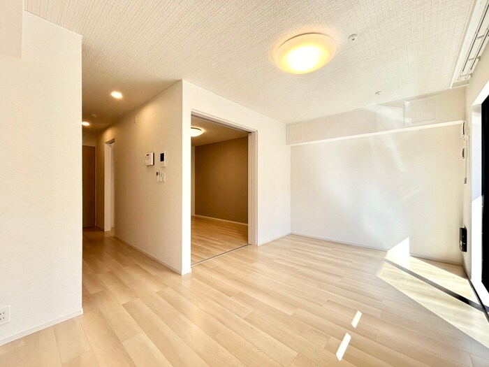 物件内観写真1　(居室)