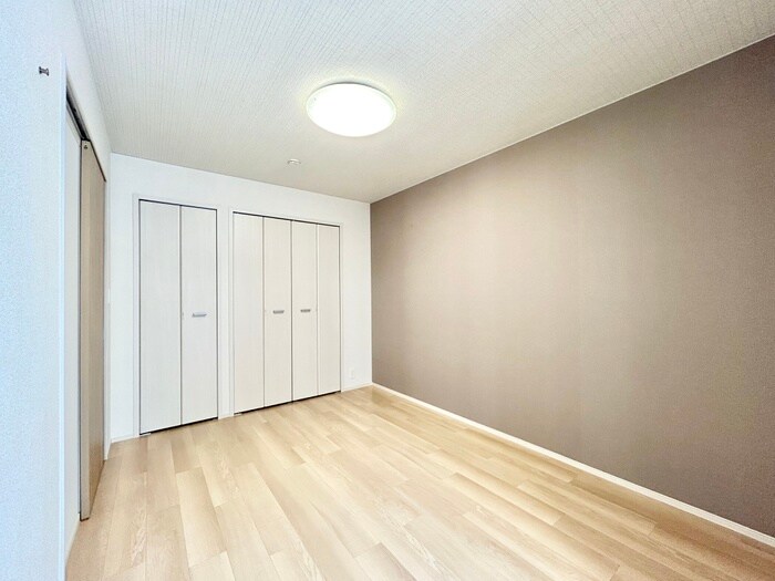 物件内観写真2　(居室)