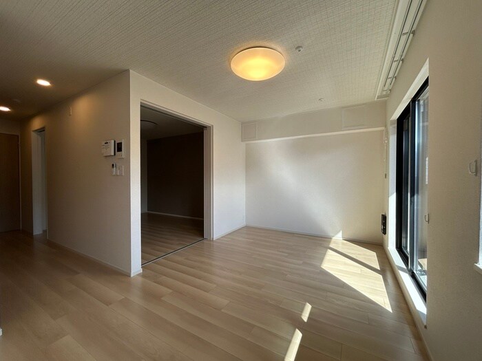 物件内観写真2　(居室)