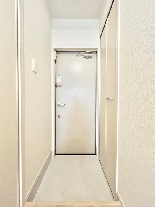 物件内観写真11　(玄関)