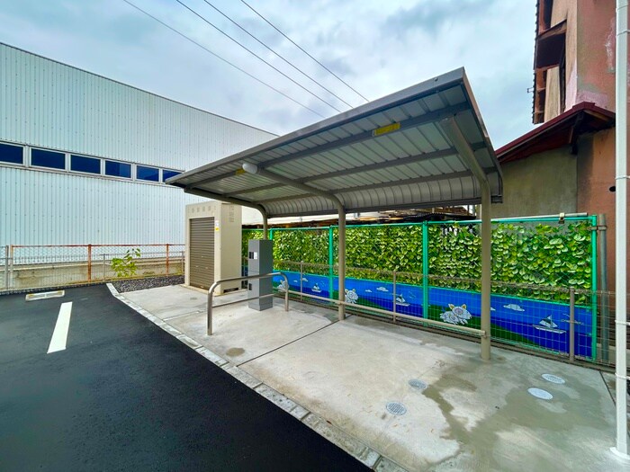 物件外観写真4　(駐輪場)