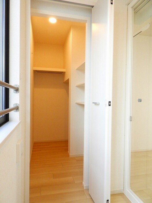 物件内観写真12　(収納)