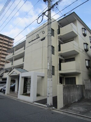 ロイヤルマンション成田外観写真