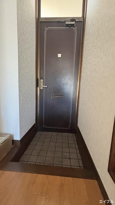 物件内観写真12　(玄関)