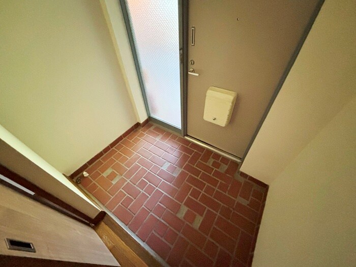 物件内観写真13　(玄関)