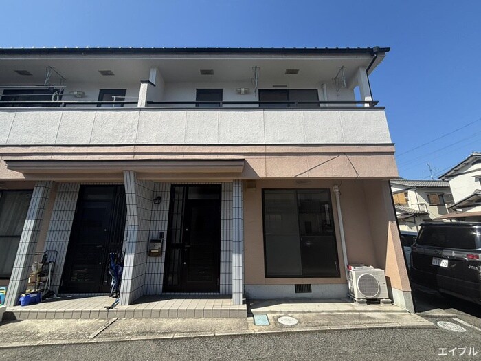 物件外観写真4　(エントランス部分)