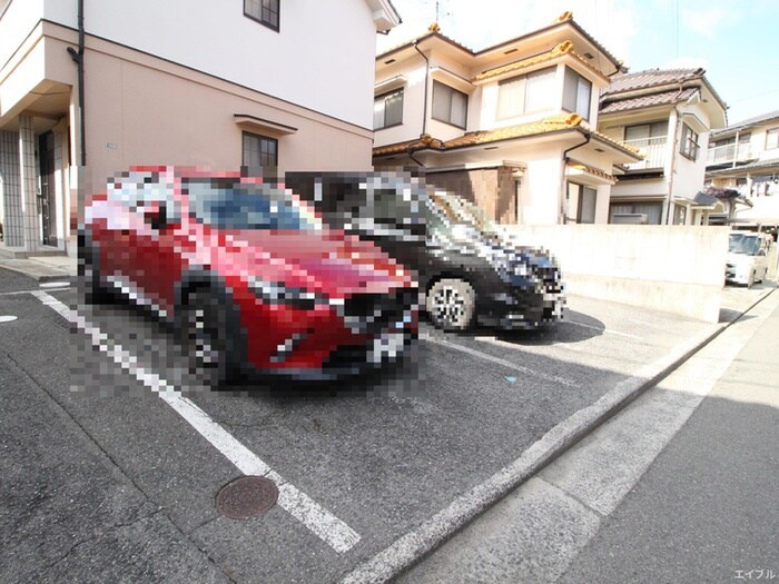 物件外観写真6　(駐車場)