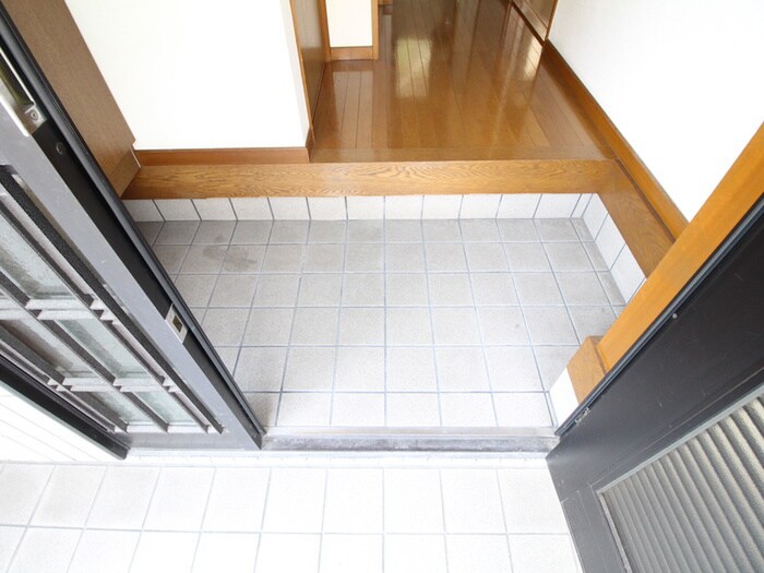 物件内観写真17　(玄関)