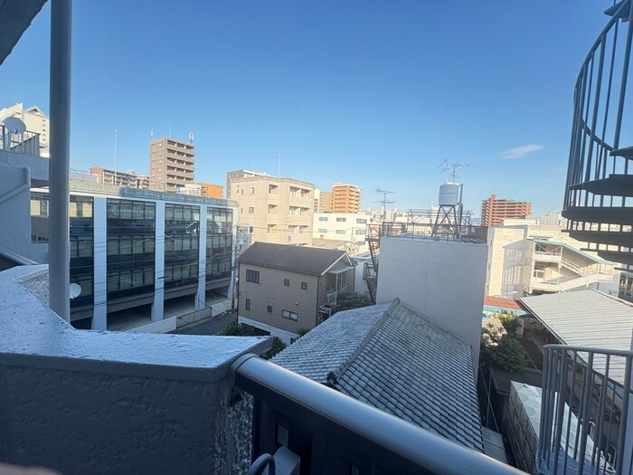 物件内観写真12　(室内からの展望)