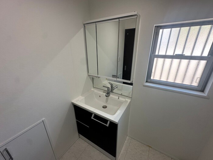 物件内観写真11　(洗面)