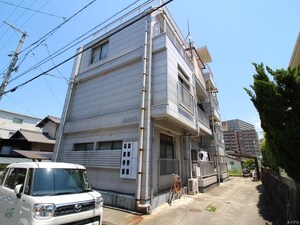国西ビル外観写真