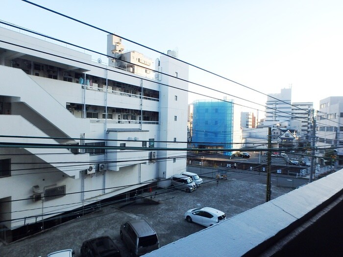 物件内観写真13　(室内からの展望)