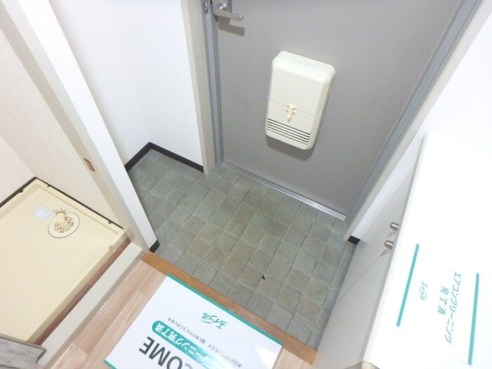 物件内観写真14　(玄関)