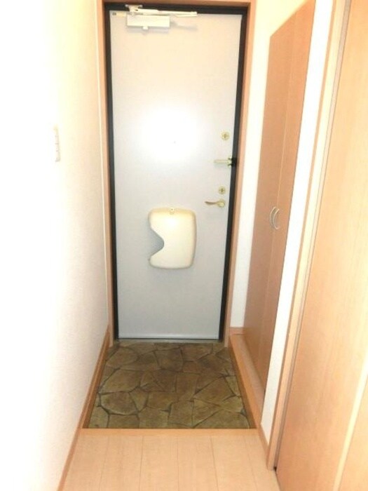物件内観写真11　(玄関)