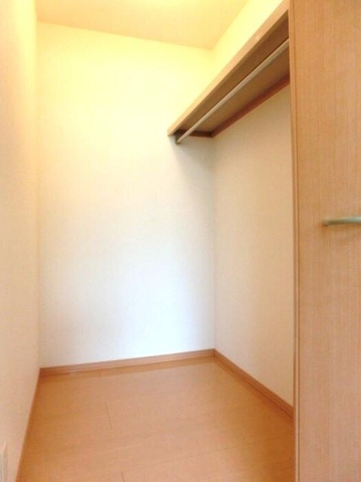 物件内観写真12　(収納)
