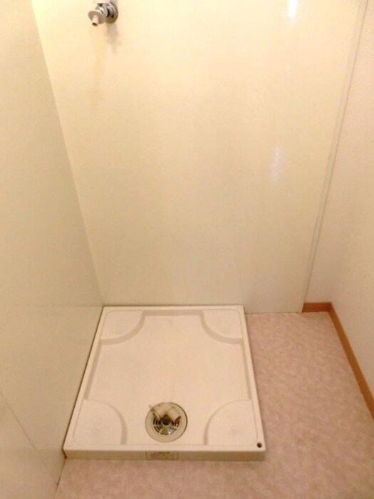 物件内観写真15　(洗濯機置場)