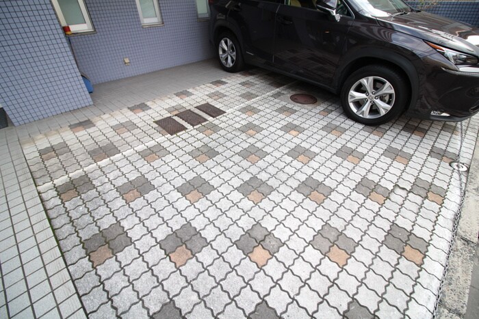 物件外観写真5　(駐車場)