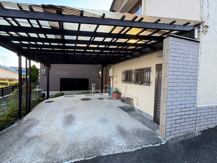 物件外観写真3　(駐車場)