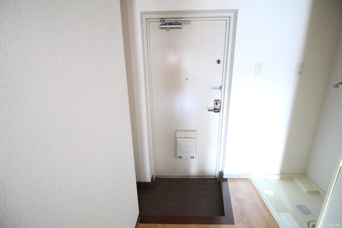 物件内観写真17　(玄関)
