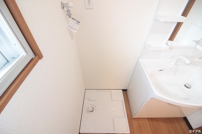 物件内観写真17　(洗濯機置場)