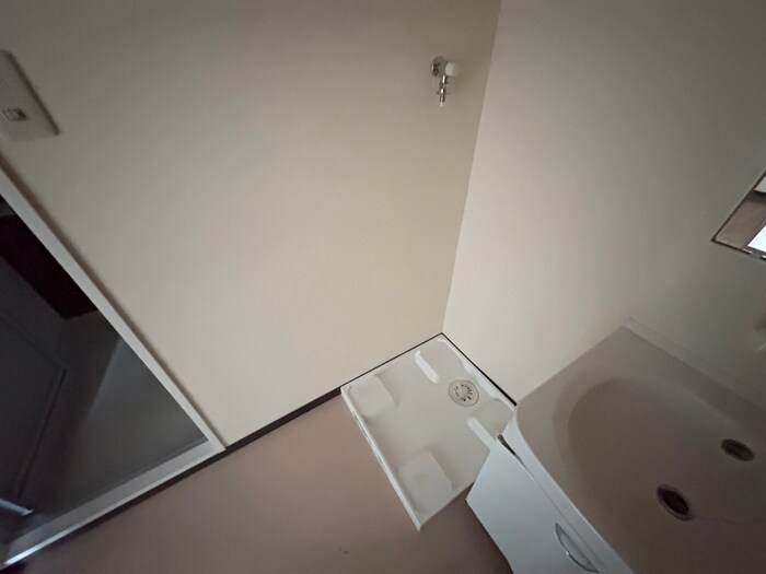 物件内観写真14　(洗濯機置場)