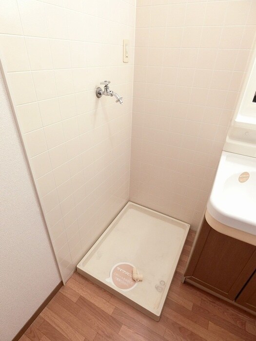 物件内観写真12　(洗濯機置場)