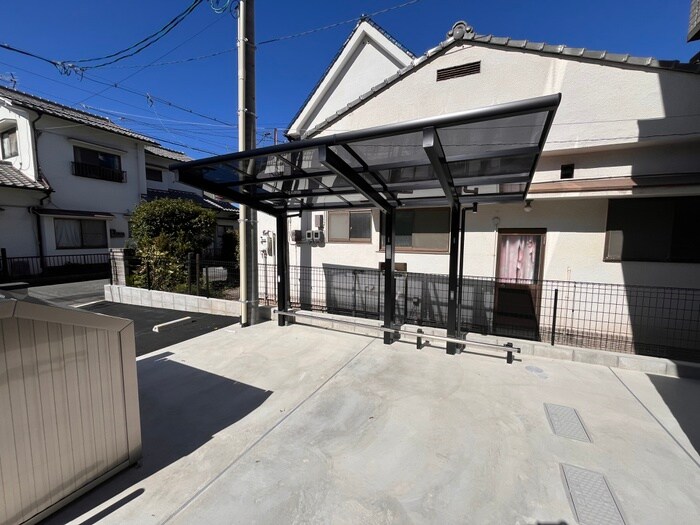 物件外観写真4　(駐輪場)