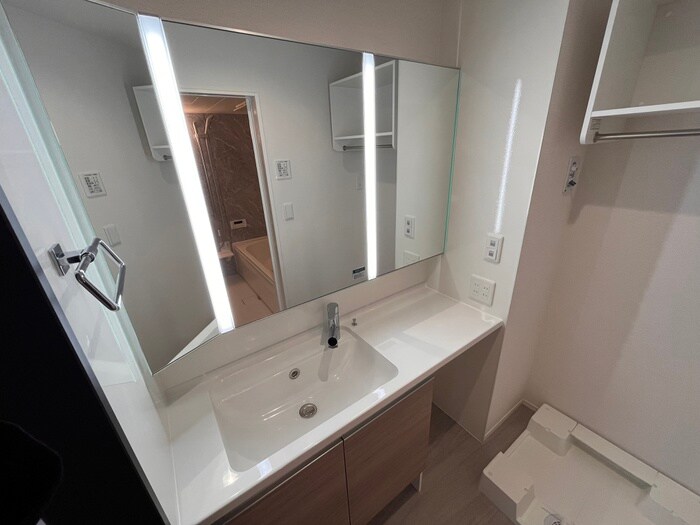 物件内観写真11　(洗面)