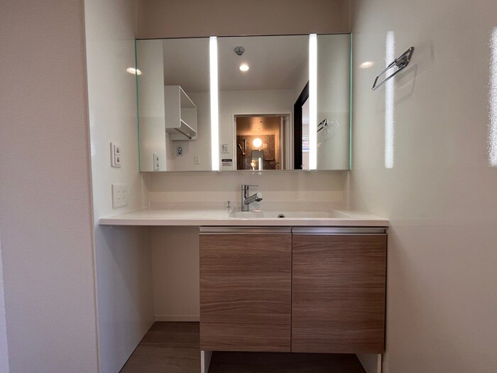 物件内観写真11　(洗面)