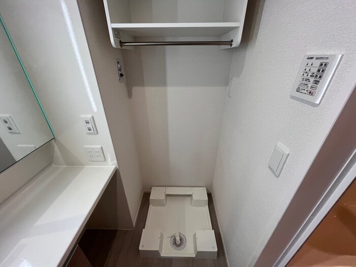 物件内観写真12　(洗濯機置場)