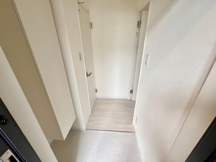 物件内観写真13　(玄関)