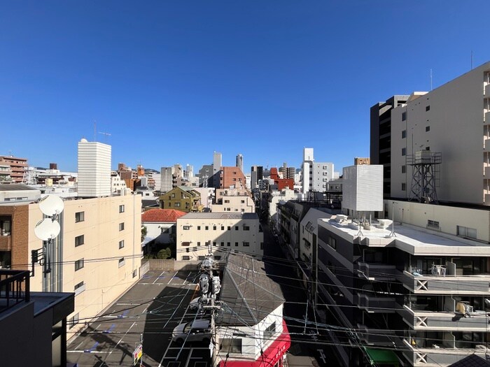 物件内観写真16　(室内からの展望)