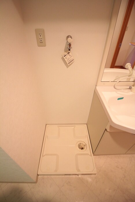 物件内観写真15　(洗濯機置場)