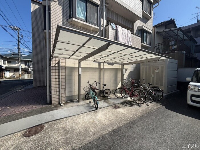 物件外観写真3　(駐輪場)