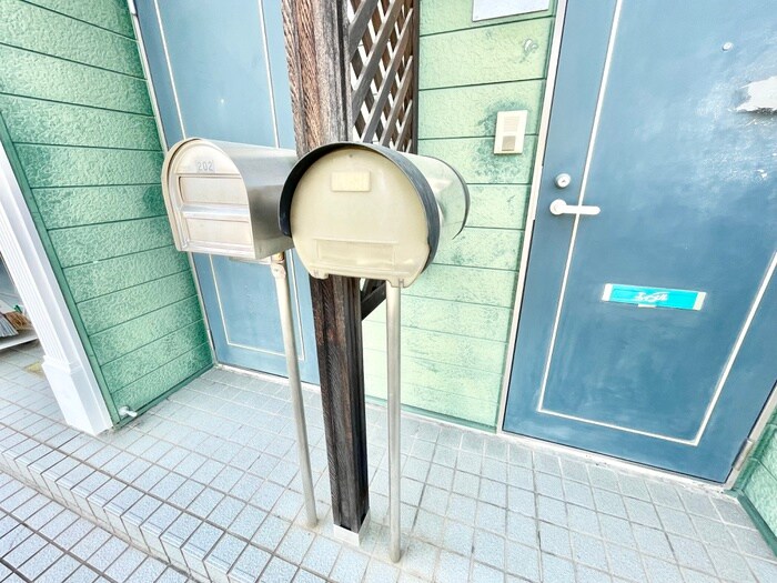 物件外観写真5　(エントランス部分)