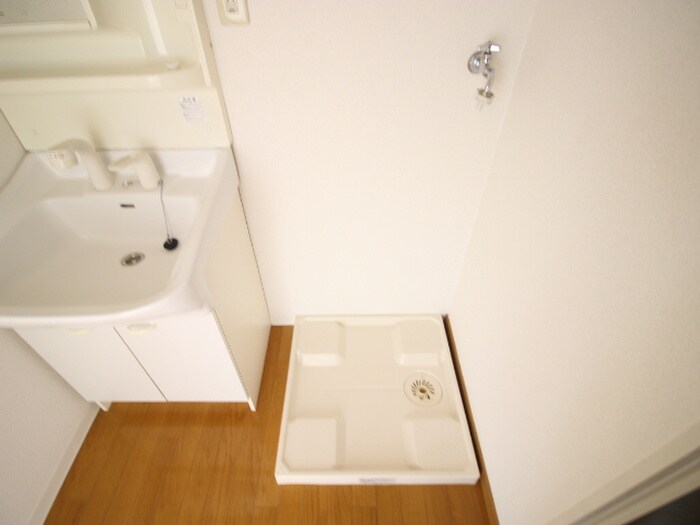 物件内観写真13　(洗濯機置場)