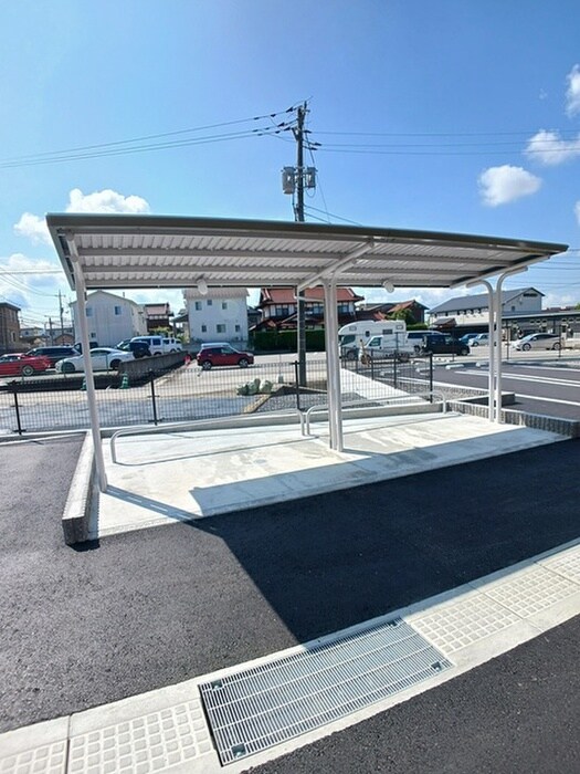 物件外観写真2　(駐輪場)