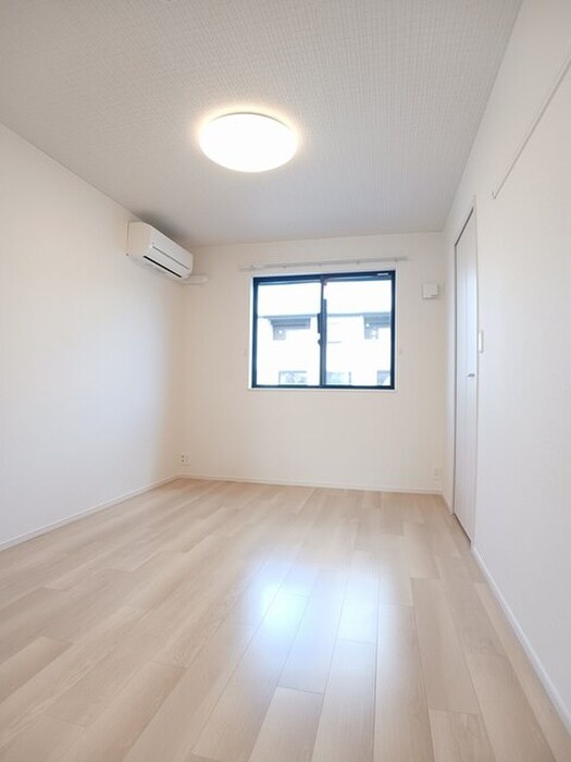 物件内観写真12　(室内からの展望)