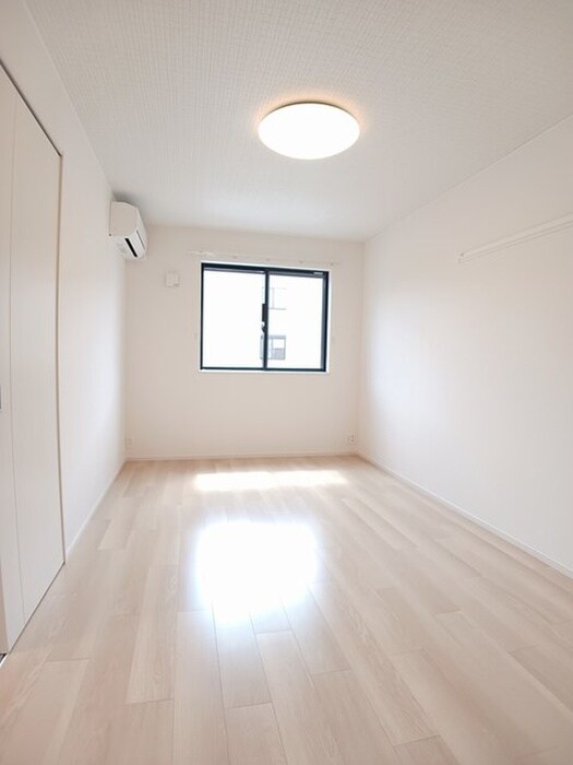 物件内観写真12　(居室)