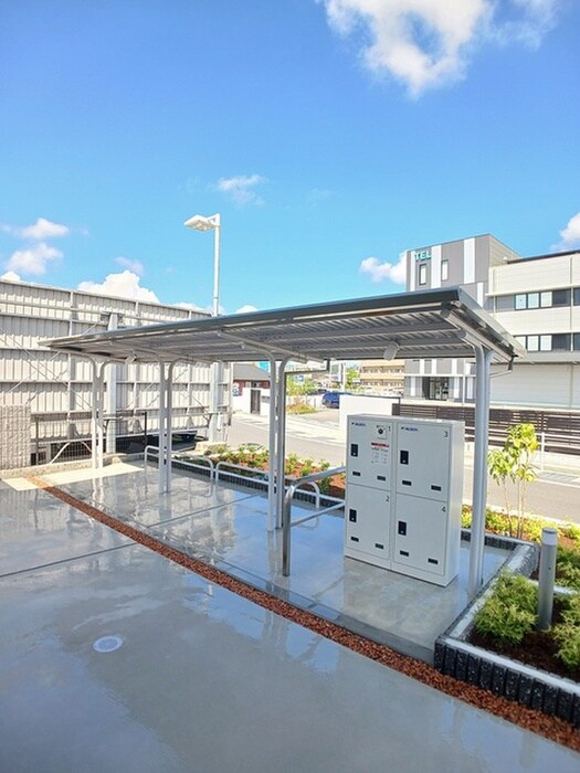 物件外観写真2　(駐輪場)