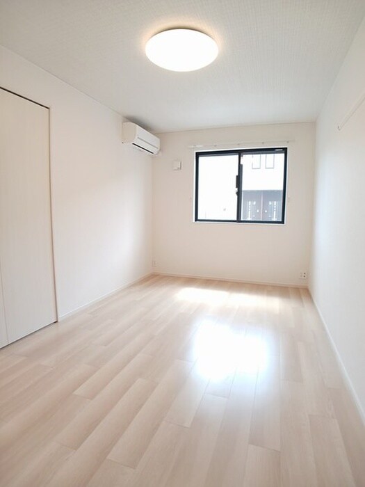 物件内観写真14　(室内からの展望)