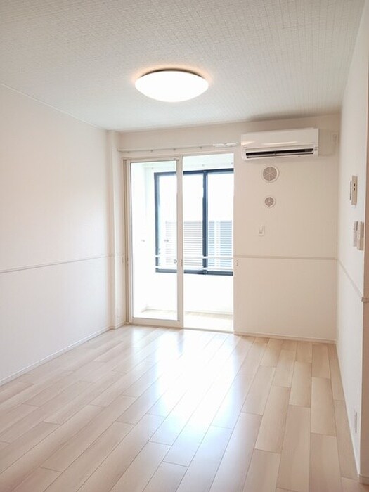 物件内観写真2　(居室)