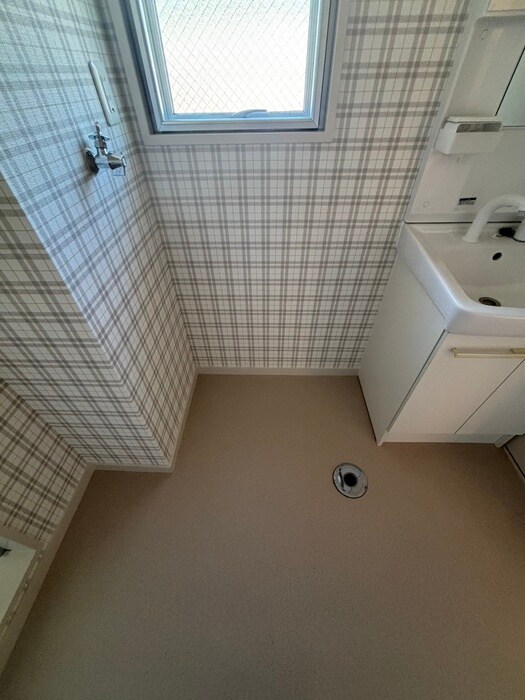 物件内観写真16　(洗濯機置場)