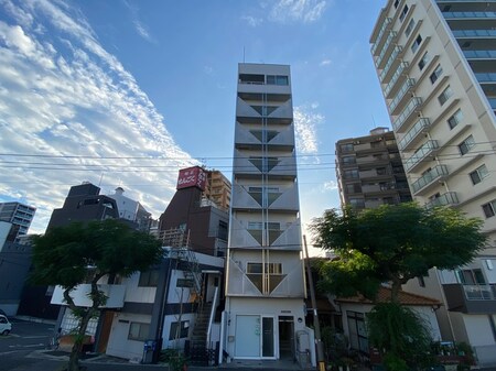 クリスタルビル外観写真