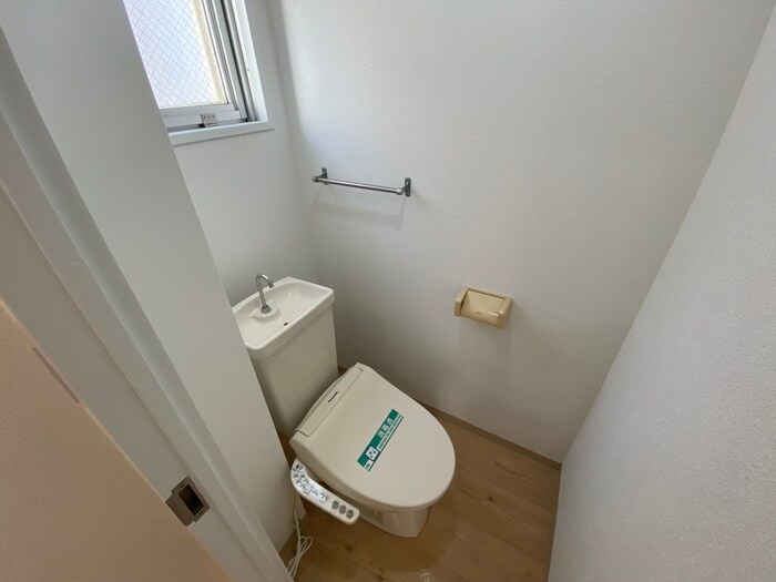 物件内観写真11　(トイレ)