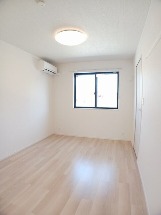 物件内観写真12　(室内からの展望)