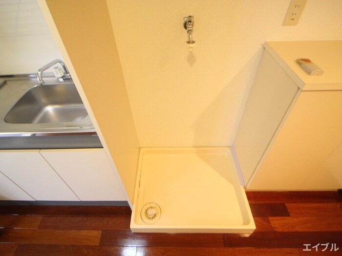 物件内観写真13　(洗濯機置場)