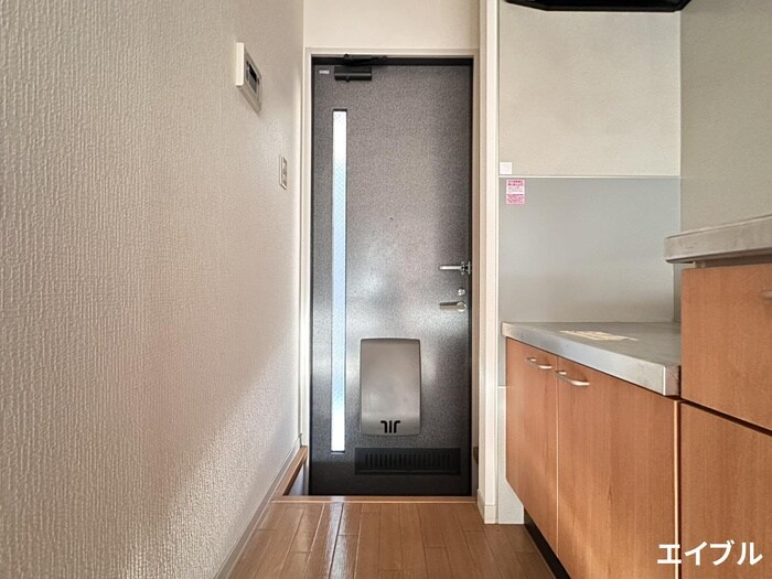 物件内観写真11　(玄関)